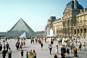 louvre1a